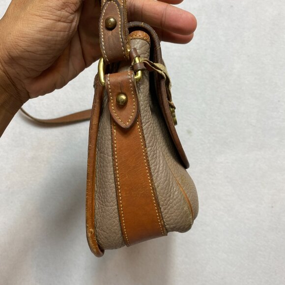 Vintage Dooney & Bourke All Weather Crossbody Bag Tan Taupe Leather 90s - Picture 8 of 16